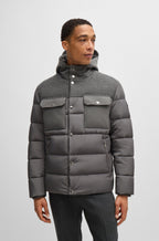 Chaqueta regular fit repelente al agua en mezcla de materiales