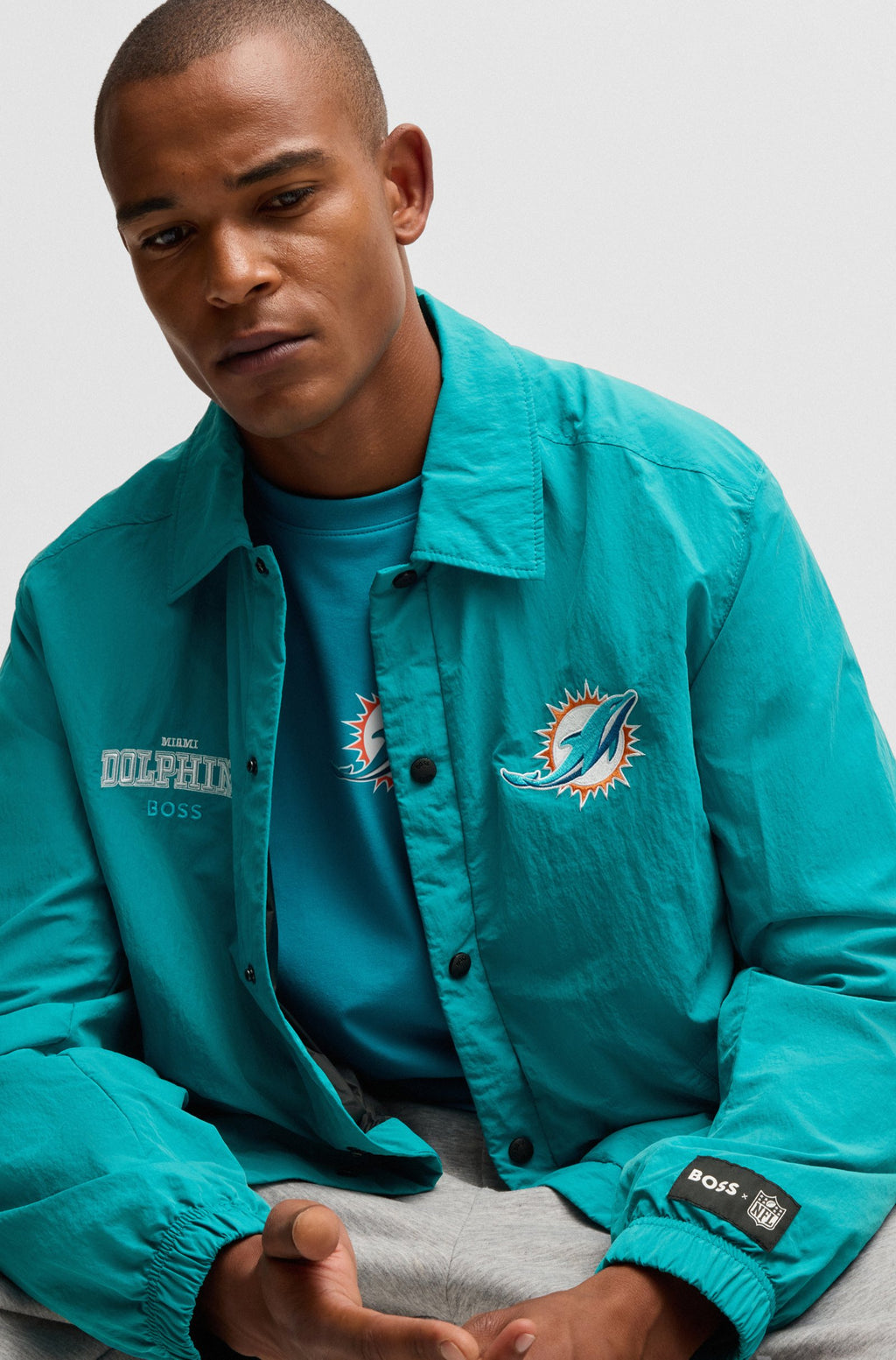 Chaqueta BOSS x NFL repelente al agua con detalle bordado de la marca