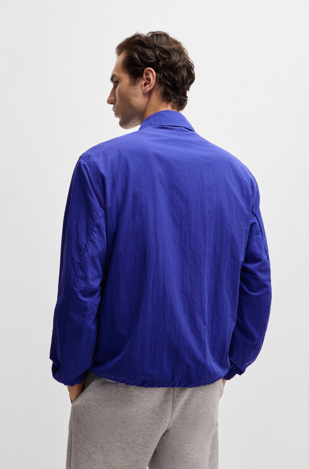 Chaqueta BOSS x NFL repelente al agua con detalle bordado de la marca