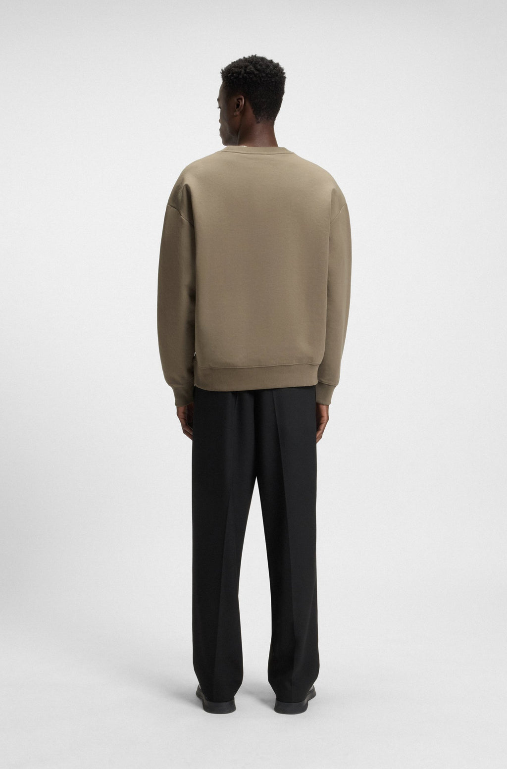 Sudadera de algodón con insignia de logo apilado