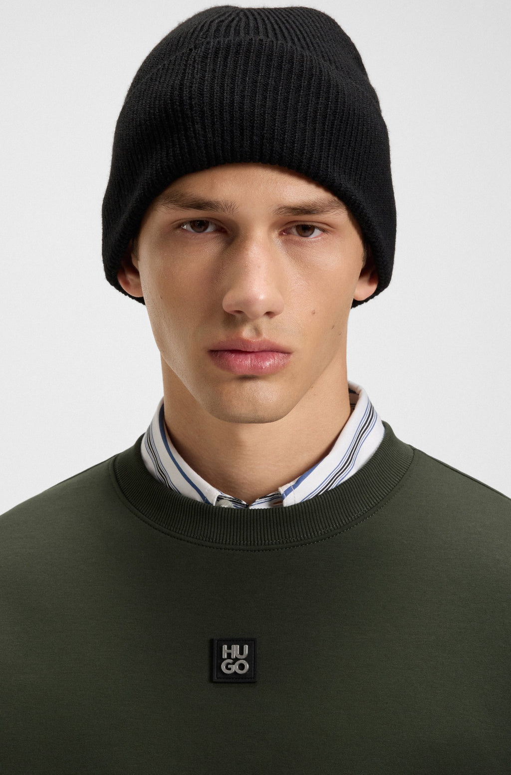 Sudadera de algodón con insignia de logo apilado