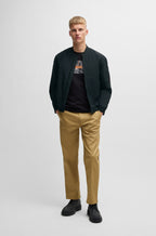 Chaqueta bomber repelente al agua con insignia de logo