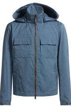 Chaqueta con capucha en sarga de algodón y seda