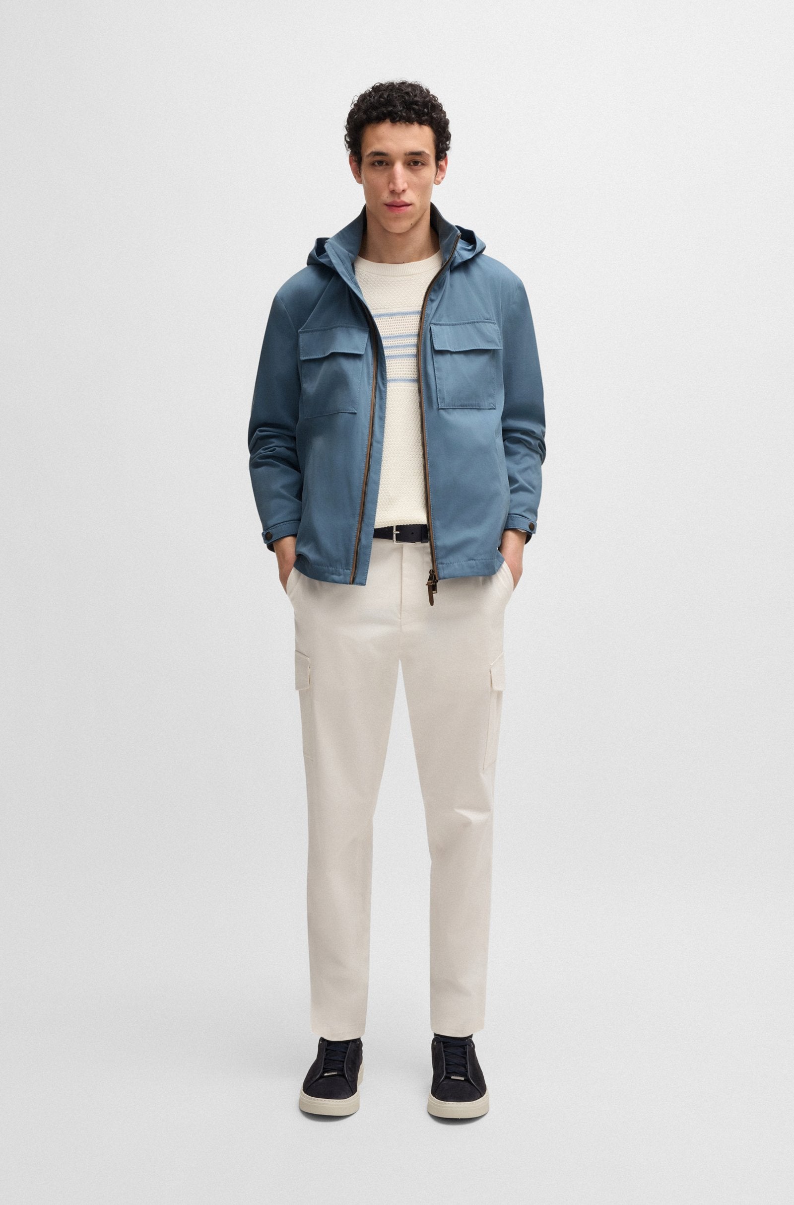 Chaqueta con capucha en sarga de algodón y seda