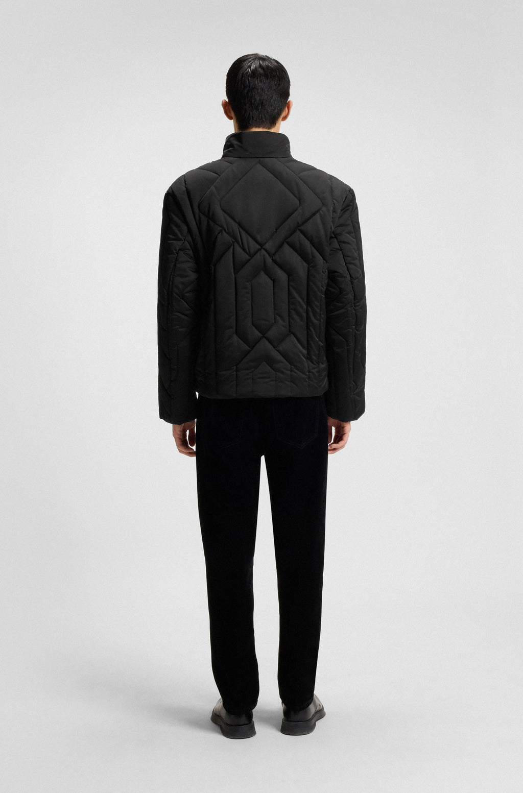 Chaqueta repelente al agua en satén guateado