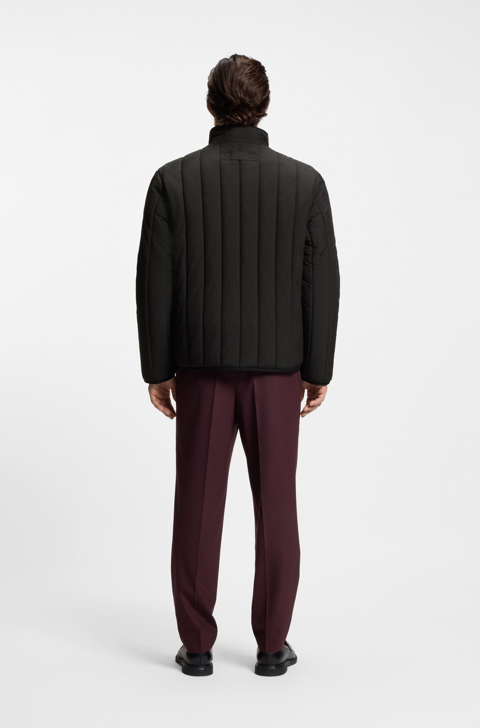 Chaqueta guateada con detalle de logo