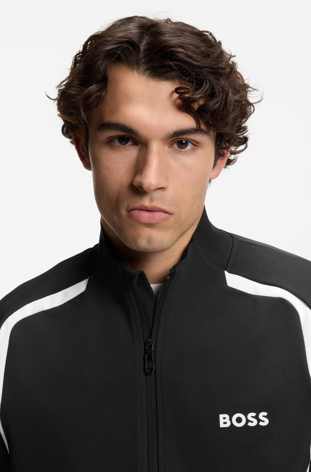 Sudadera con cremallera en tejido de gabardina elástico con propiedades termorreguladoras